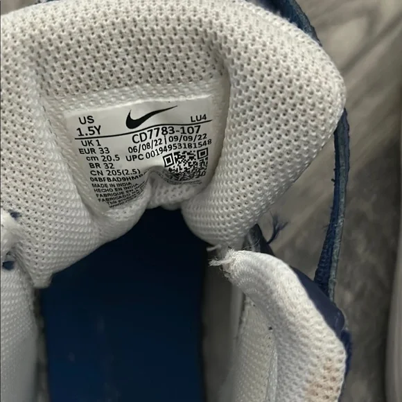 Nike Navy Blue and White Sneakers with High-Top Silhouette - Picture 8 of 8